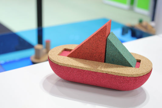 elou Sailing Boat Cork Bath Toy